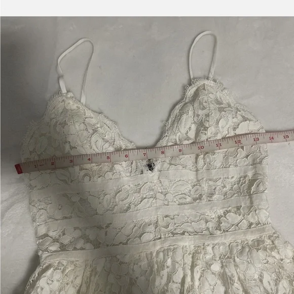 NBD Give It Up Lace Dress Size Small - Picture 6 of 9